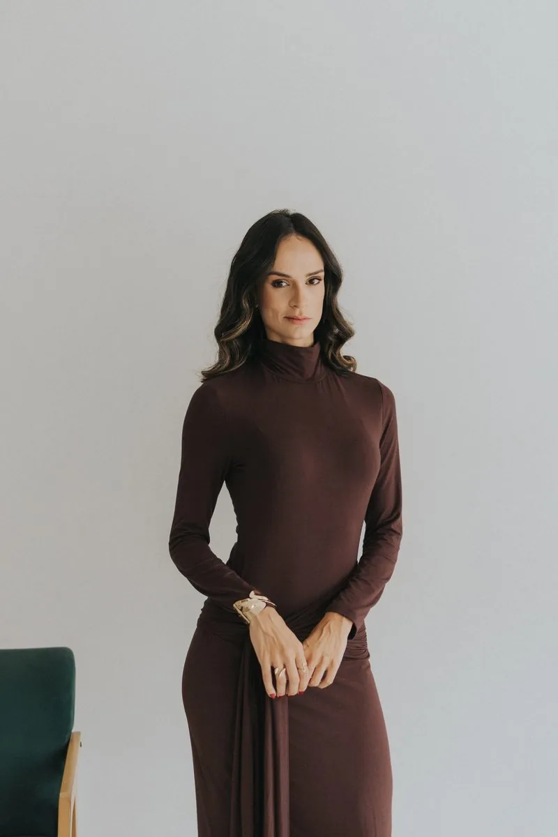 Dra. Larissa Marinho da Cruz - reumatologista